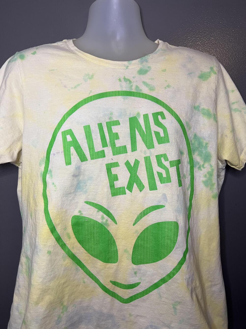 Aliens Exist Tie Dye T-Shirt Womens XXL Multicolor Crew Neck Short Sleeve